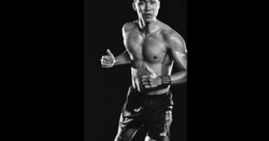 Xem đồng đội Xuân Trường khoe cơ bắp cuồn cuộn