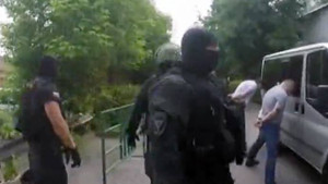 Đối mặt 3 tên cướp Tajikistan bắn trọng thương người Việt, cướp hơn 1,4 triệu rúp rúng động Matxcơva