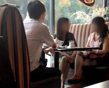 Nữ sinh liều lĩnh bán trứng của mình để mua iPhone 7 Plus