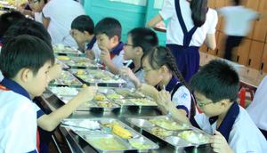 Phụ huynh hài lòng với bữa ăn học đường