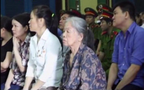 Cụ bà U90 cầm đầu đường dây buôn bán ma túy thoát án tử vì tuổi cao