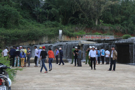 Cứu học sinh bị đuối nước, 2 sinh viên mất trộm hơn 10 triệu đồng