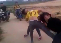 Nữ sinh lớp 9 đánh nhau, đòi lột đồ bạn ở Thanh Hoá