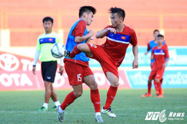 Video: U20 Việt Nam thắng đậm đàn em U19 tuyển chọn Việt Nam