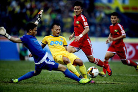 HAGL vs FLC Thanh Hóa: Trọng Hoàng vắng mặt, trung vệ HAGL bị treo giò