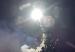 Video: Tàu chiến Mỹ ồ ạt phóng tên lửa Tomahawk tấn công Syria