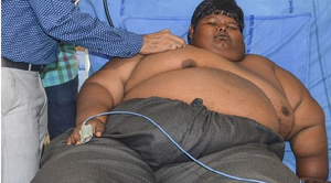 Cậu bé 15 tuổi nặng 150 kg, ăn gấp 10 lần người khác