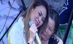 Mỹ Tâm khóc nghẹn khi hát tặng bệnh nhân chấn thương sọ não