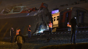 Hai đoàn tàu chở trăm người đâm nhau ở Matxcơva, hàng chục người thương vong