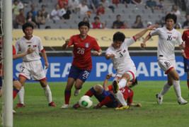 Trận đấu lịch sử Triều Tiên-Hàn Quốc diễn ra thế nào?