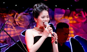 Lệ Quyên tận tình chia sẻ kinh nghiệm hát bolero với học trò