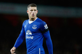 Sao Ngoại hạng Anh bị đấm gục trong quán bar