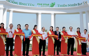 Tập đoàn Quốc tế Năm Sao đạt danh hiệu 'Thương hiệu mạnh Việt Nam 2016-2017'