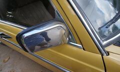 Xe cổ Mercedes 230E W123 rao bán giá 70 triệu tại Sài Gòn