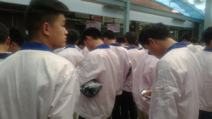 Bên trong nhà máy Apple qua lời kể một sinh viên làm thêm