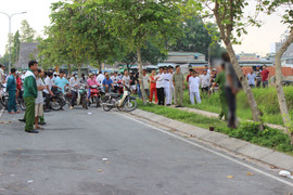 Người đàn ông treo cổ trên cây lúc rạng sáng