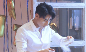 Video: Tiết lộ những cảnh quay bị cắt trong MV mới của Isaac