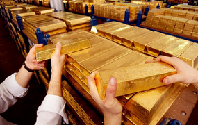 Giá vàng hôm nay 15/4: Giá vàng tiếp tục tăng không ngừng nghỉ