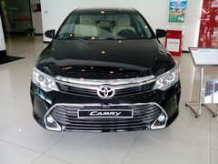 Toyota Camry giảm tới 55 triệu đồng, có nên mua hay không?