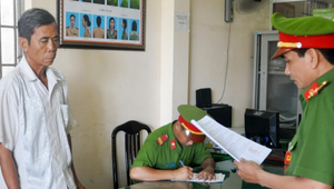 Bắt lão nông 62 tuổi dâm ô với 2 bé gái ở Hậu Giang