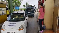 Sau vụ Bến Thủy, dân Hà Tĩnh lại đưa ôtô phản đối trạm thu phí Cầu Rác