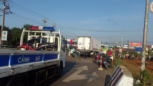 Tại nạn liên hoàn tại ngã tư Dầu Giây, hơn 10 người nhập viện