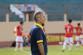 Thầy Giôm mắng U19 HAGL Arsenal JMG: 17 tuổi rồi còn mắc lỗi nhiều thế