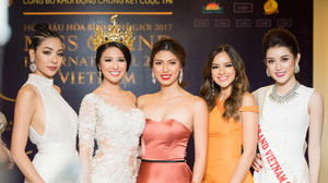 Á hậu Huyền My xinh đẹp đón top 5 Hoa hậu Hoà bình thế giới