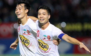 Công Phượng khỏe nhất HAGL lượt đi