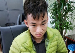 Sau ân ái, người đàn bà 'ăn vụng' bị cựu cầu thủ dùng clip sex tống tiền