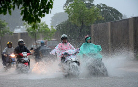 Thời tiết hôm nay 18/4: Tin mới nhất áp thấp nhiệt đới và mưa dông ở miền Bắc