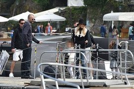 Lộ ảnh nghỉ hè xa xỉ trên du thuyền 6.900 tỷ đồng của gia đình tỷ phú Nga