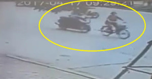 Video: Truy tìm thanh niên đi xe SH tông người phụ nữ bất tỉnh rồi bỏ trốn