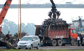 Nổ lò nấu phôi, 4 công nhân bị thép nóng văng bỏng nặng