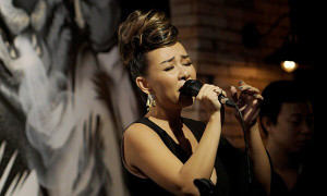 Thảo Trang gây sốt khi lần đầu hát 'Duyên phận'