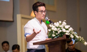 Hà Anh Tuấn giản dị và thân thiện giao lưu cùng sinh viên Sài Gòn