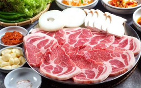 Thịt lợn thảo dược giá 200.000 đồng/kg vẫn cháy hàng