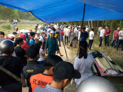 Xe hơi bị tàu hỏa húc văng, 4 người chết thảm: Xác định danh tính nạn nhân