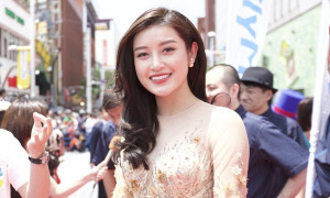 Á hậu Huyền My nổi bật trên thảm đỏ ‘Liên hoan phim Okinawa’ tại Nhật Bản