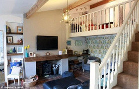 Cô gái sửa chỗ đỗ xe thành căn nhà tuyệt đẹp