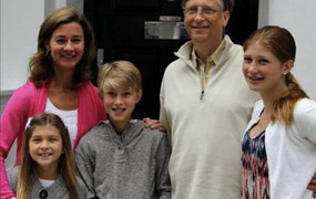 Tỷ phú Bill Gates cấm con sử dụng điện thoại di động trước 14 tuổi