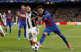 Chấn thương nặng, Neymar cậy nhờ phương pháp chữa trị kiểu Việt Nam