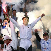 Fan cuồng Dynamo Kiyv phân biệt chủng tộc, khủng bố đối phương