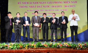 Ra mắt tiểu thuyết 'Biên bản chiến tranh 1-2-3-4.75'