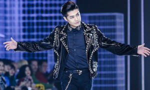 Noo Phước Thịnh khoe tài catwalk điêu luyện
