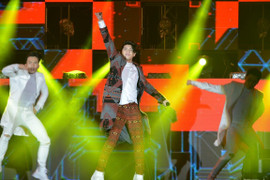 Noo Phước Thịnh, Trang Moon 'quẩy' hết mình tại Thanh Hoá cùng MobiFone