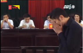 Video: Tài xế taxi giết nữ giám thị ôm mặt bật khóc khi nghe án tử