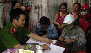 Bắt 21 quý bà chơi xì lát ăn tiền ở Huế