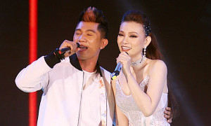 Video: Khán giả phấn khích với màn tái hợp của Thu Thủy và Lương Bằng Quang