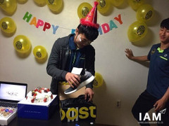 Xuân Trường nhận quà sinh nhật đặc biệt ở Hàn Quốc